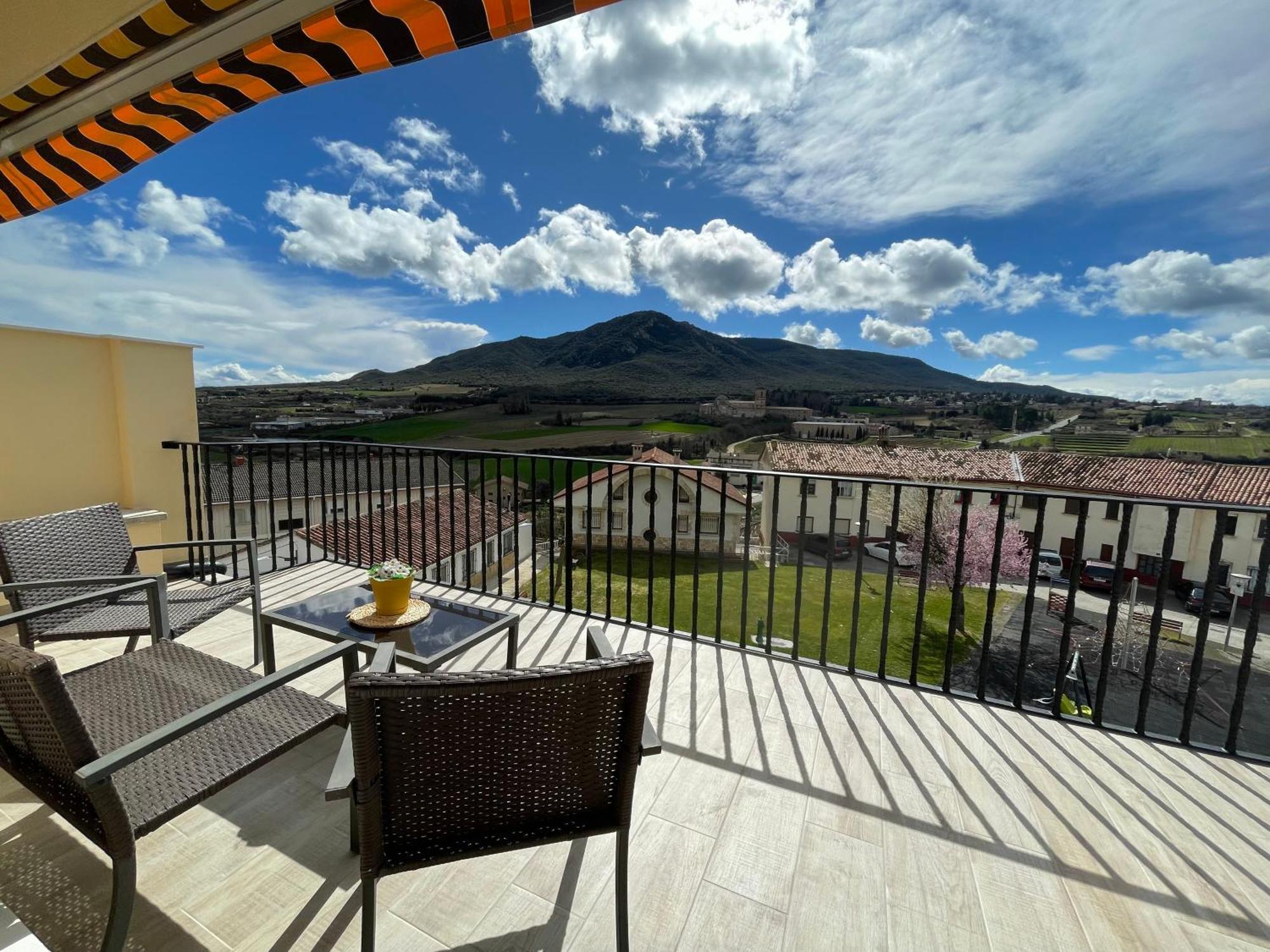 Apartamentos Montejurra Ayegui Екстер'єр фото